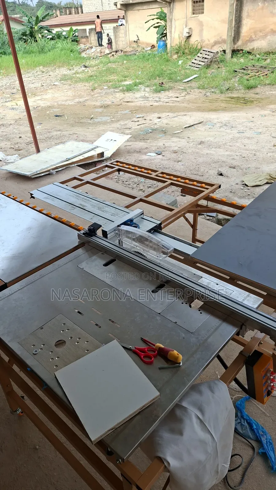 Wood Cutting Machine