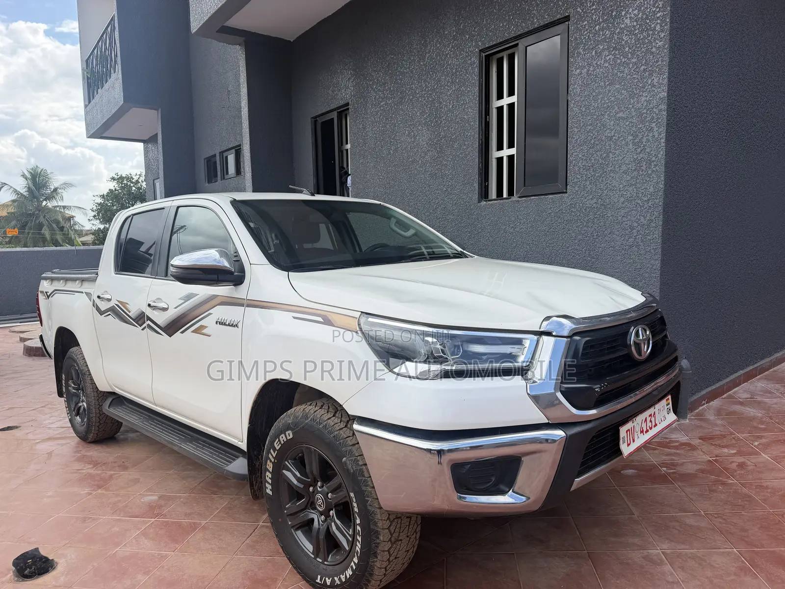 Toyota Hilux 2024 White