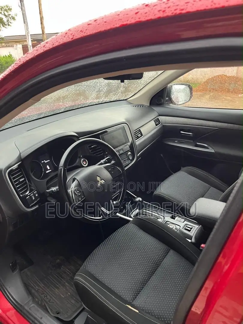 Mitsubishi Outlander 2016 Red