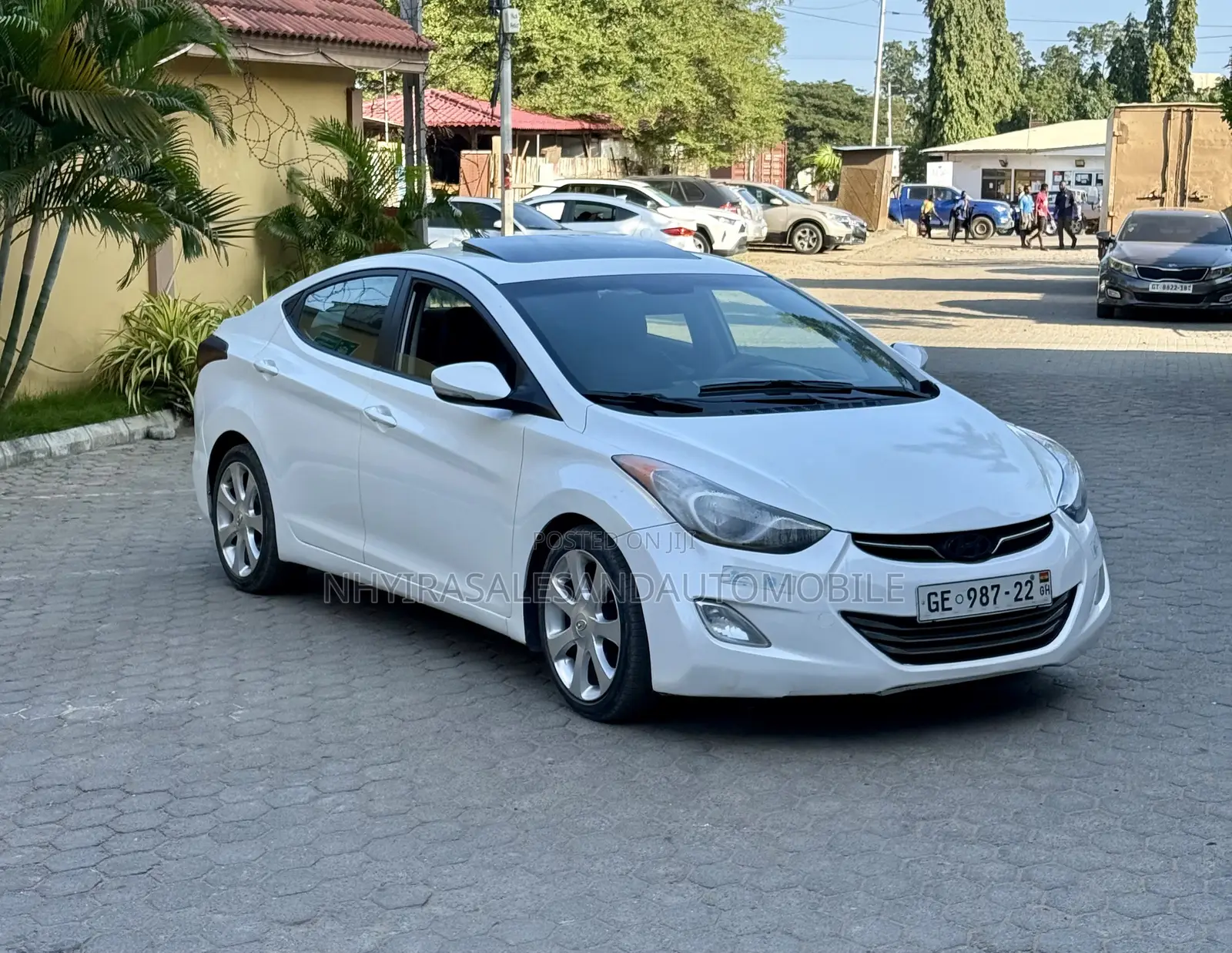 Hyundai Elantra GLS Sedan FWD (1.8L 4cyl 6M) 2013 Gray