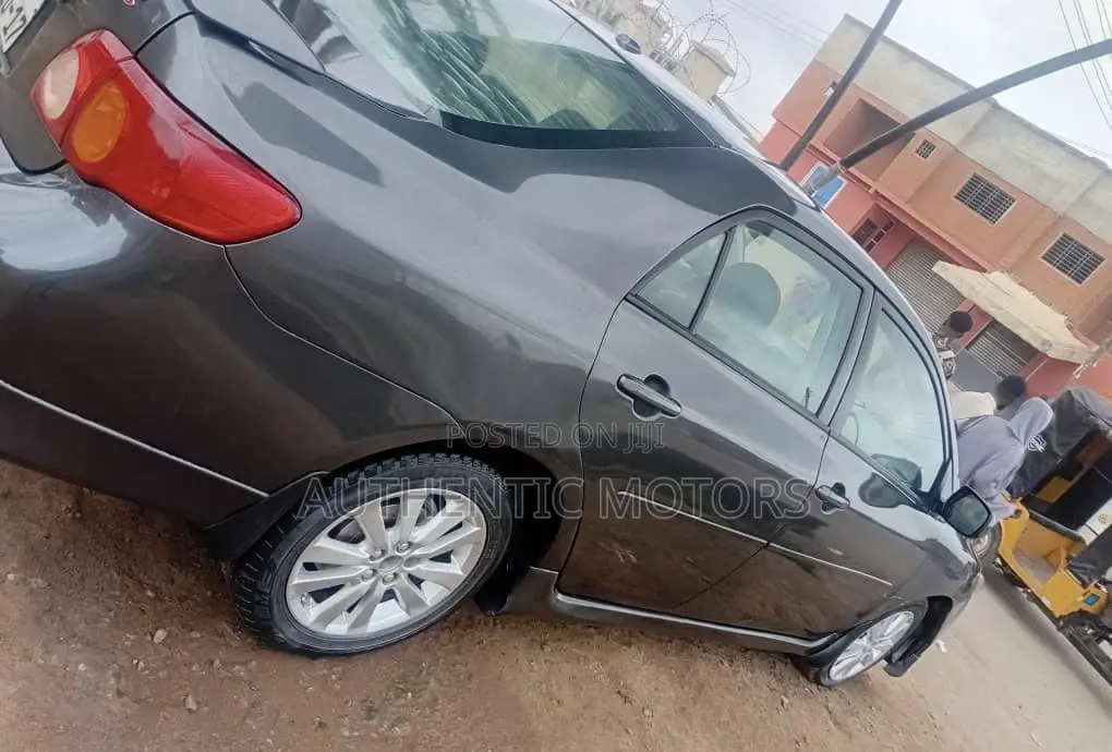 Toyota Corolla 2010 Gray