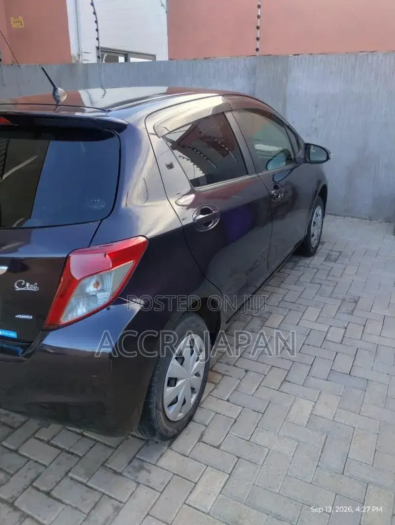 Toyota Vitz 1.3 AWD 5dr 2013 Burgundy