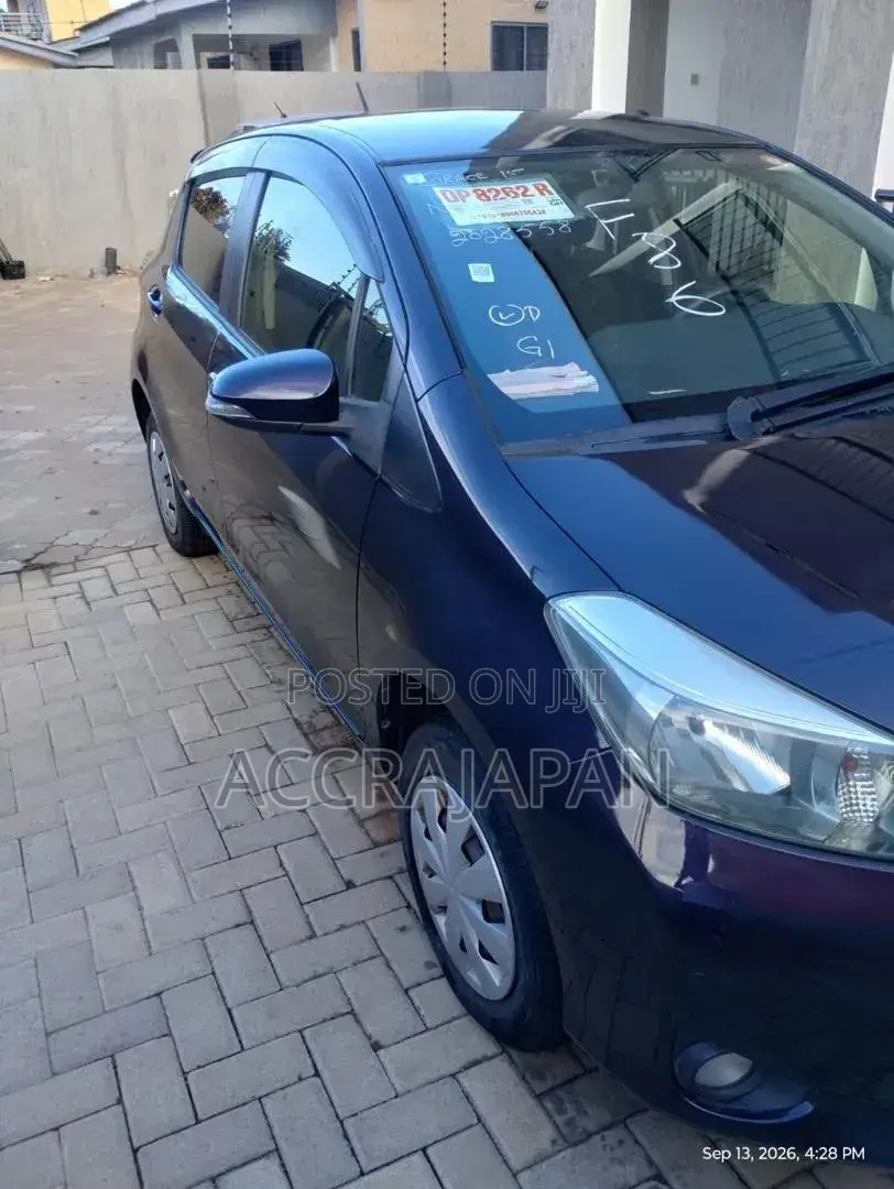 Toyota Vitz 1.3 AWD 5dr 2013 Burgundy