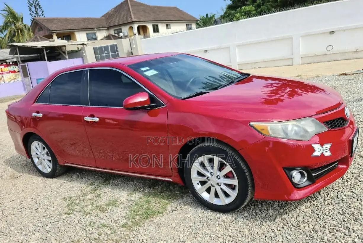 Toyota Camry LE 4dr Sedan (2.5L 4cyl 6A) 2014 Red