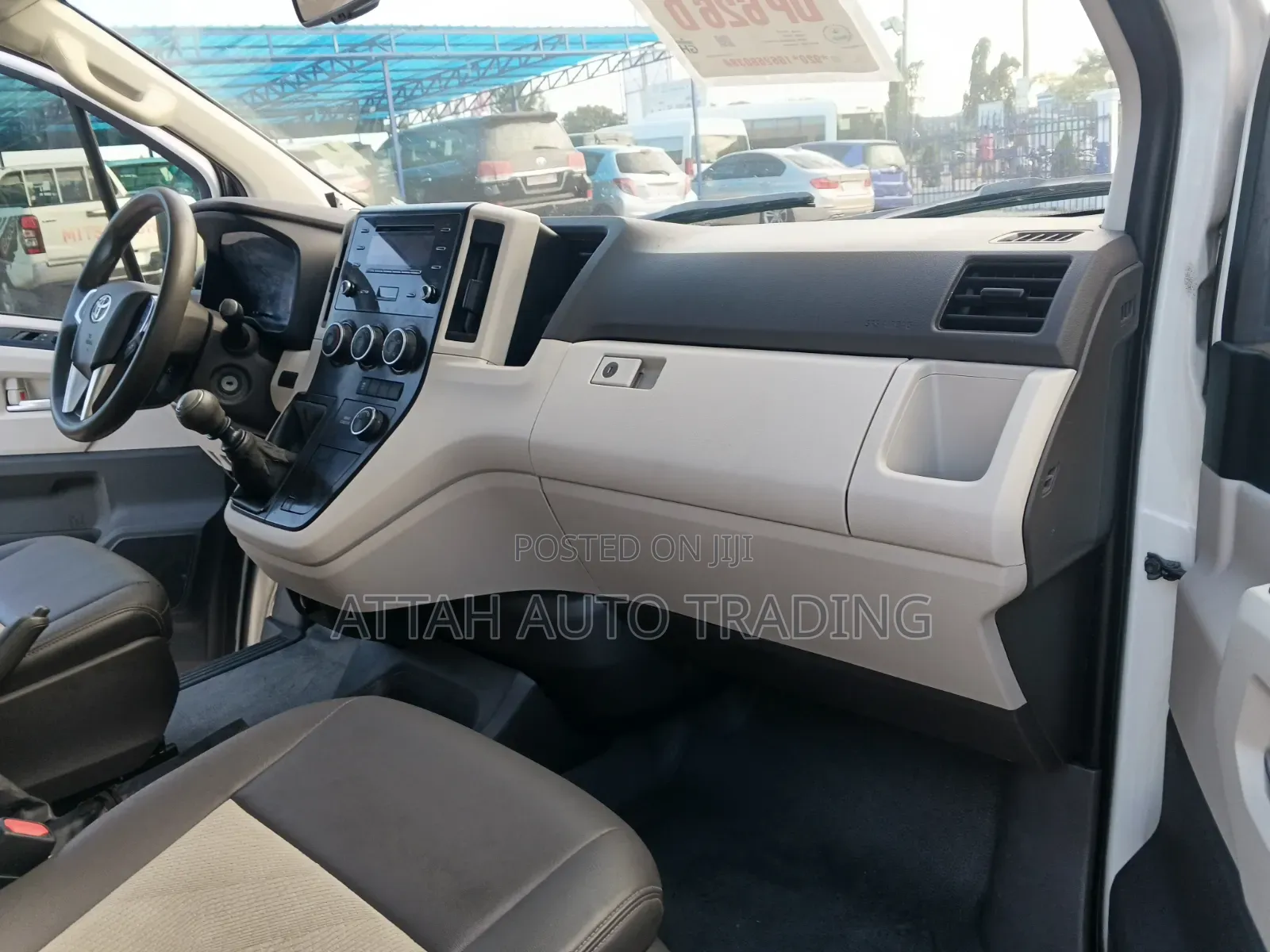 Toyota HiAce 2021 White