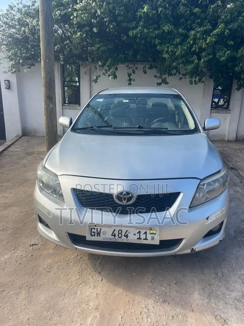 Toyota Corolla LE 4dr Sedan (1.8L 4cyl 4A) 2010 Silver