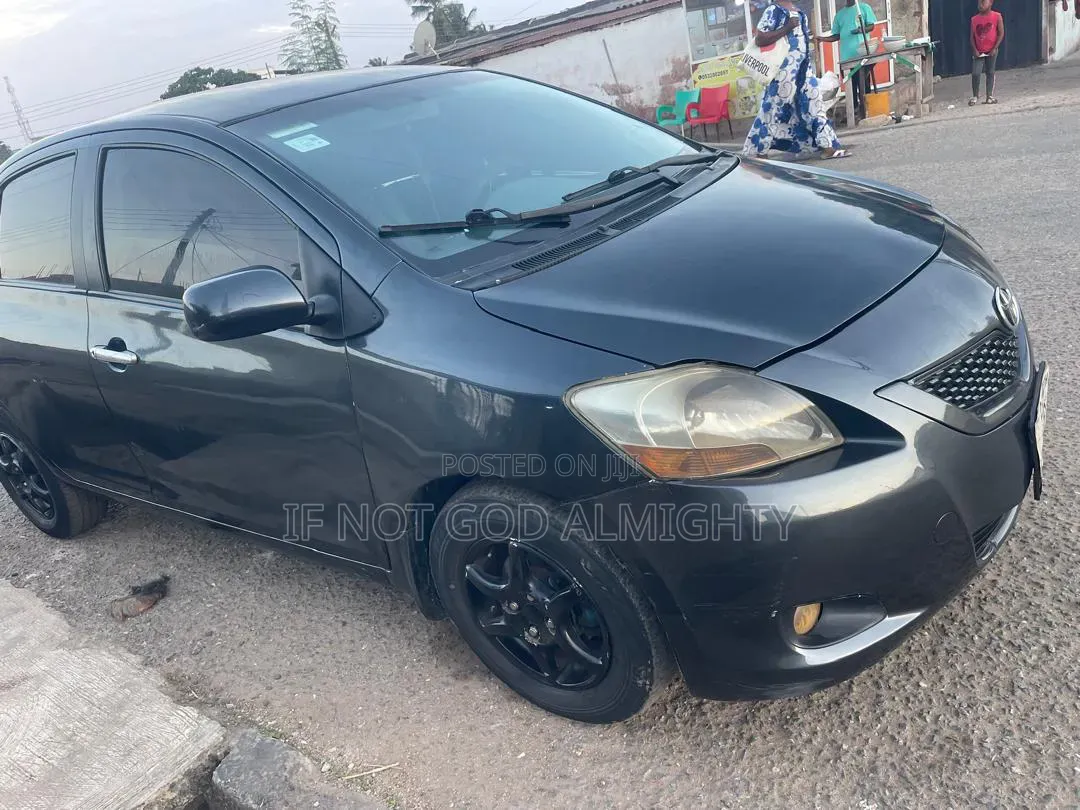 Toyota Yaris 2009 Gray