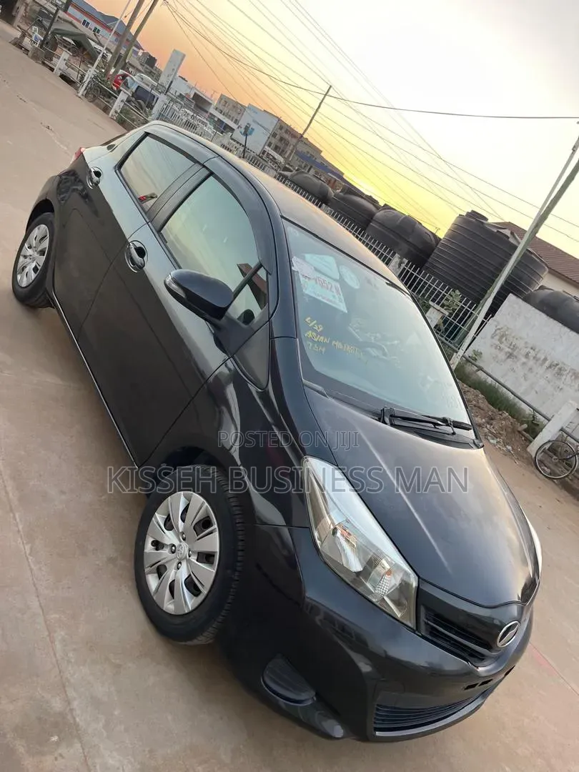 Toyota Vitz 2012 Black