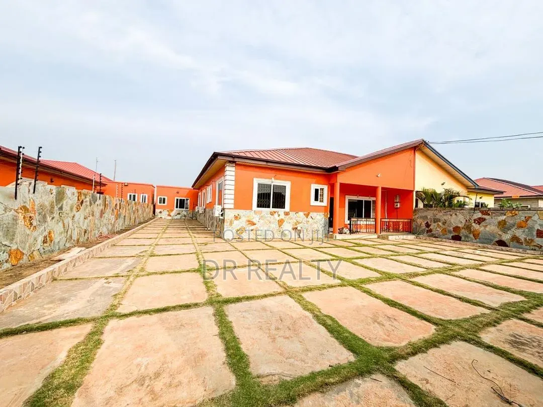 5bdrm House in Devtraco Estate, Community 25 for rent