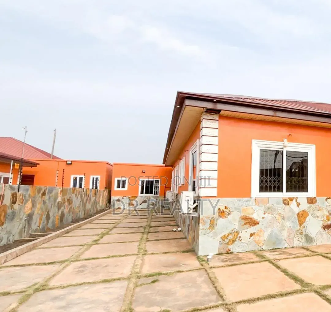 5bdrm House in Devtraco Estate, Community 25 for rent
