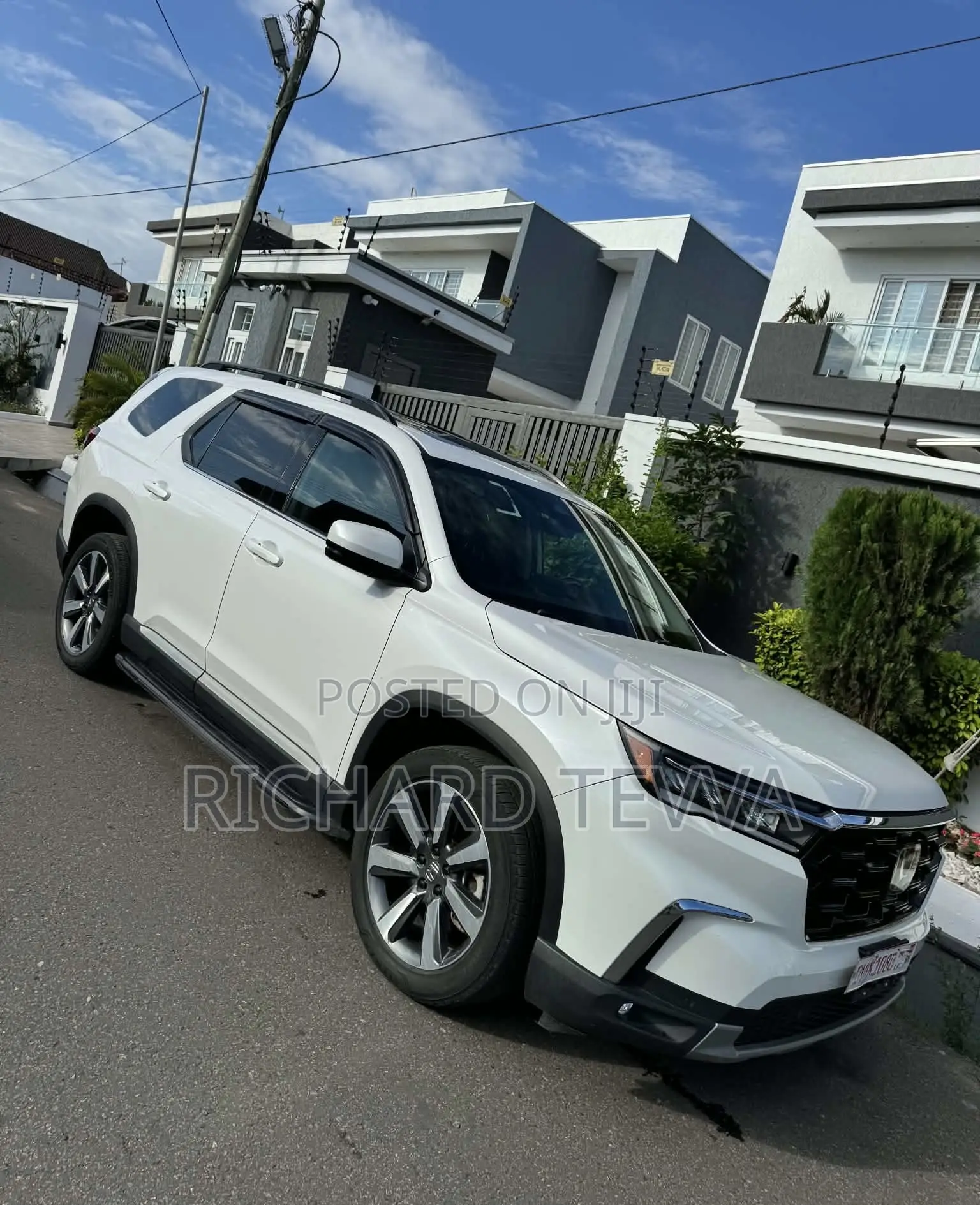 Honda Pilot Touring AWD 2025 White