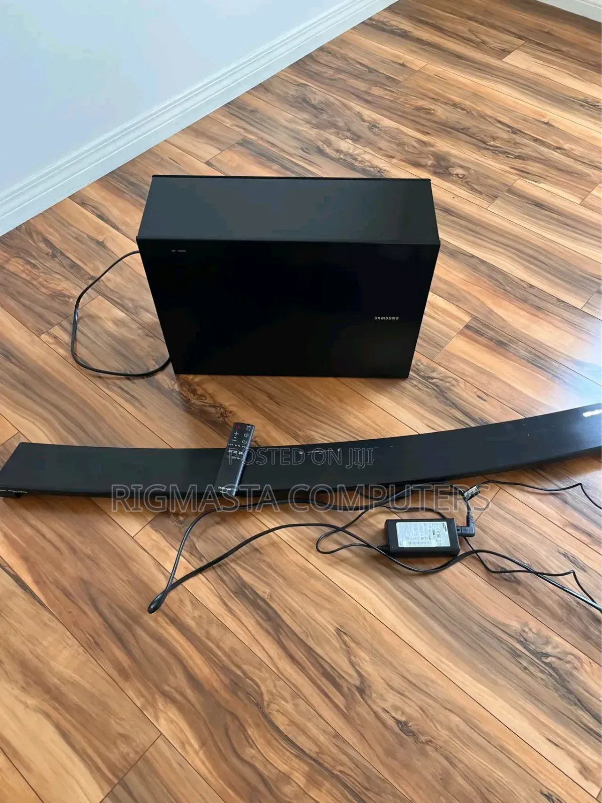 Black Samsung Bar