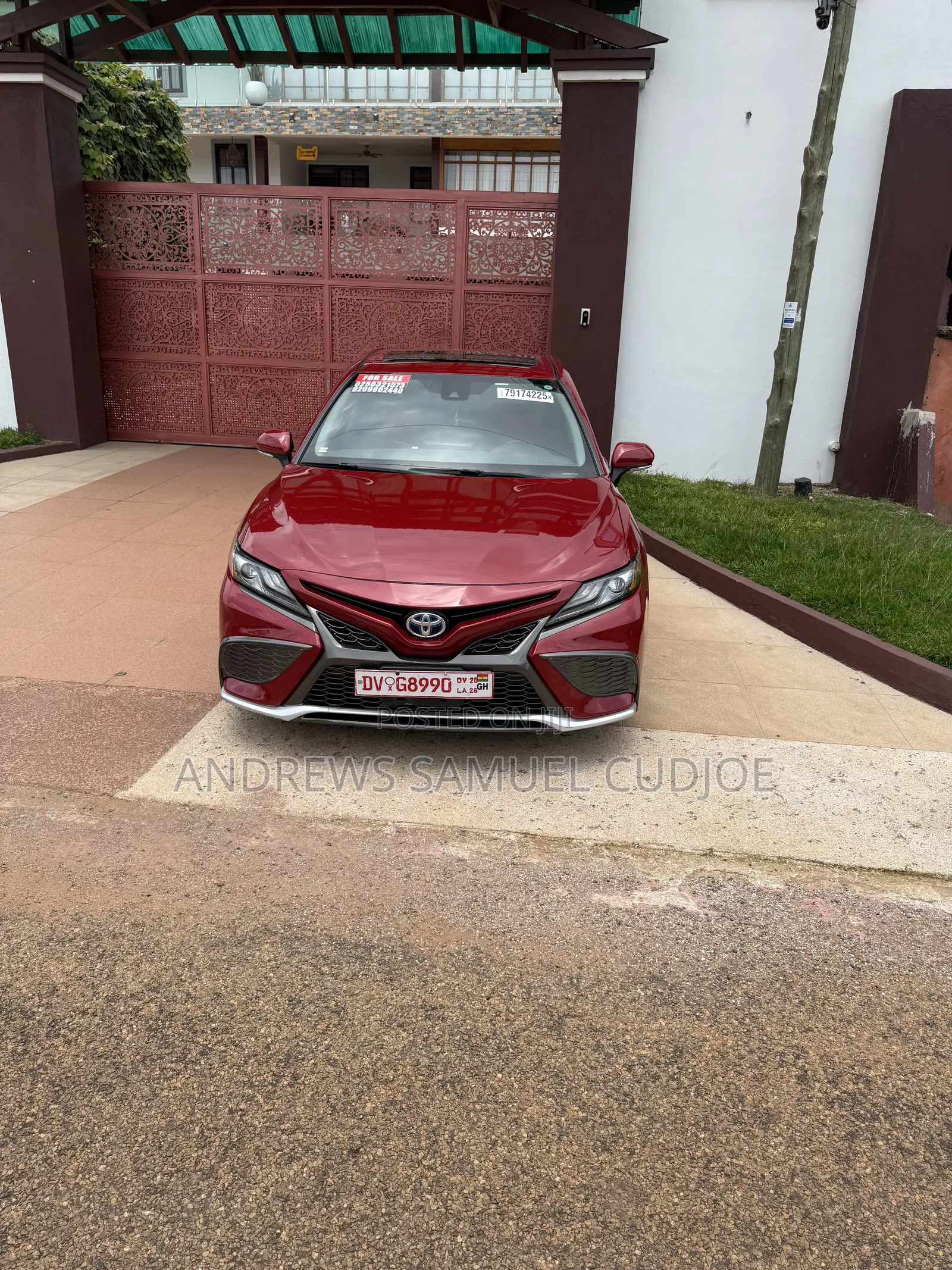 Toyota Camry Hybrid XSE 2023 Red