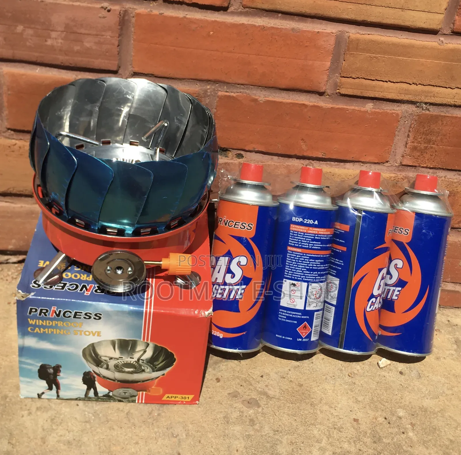 WIND PROTECTED Stove With 4 Gas Canister