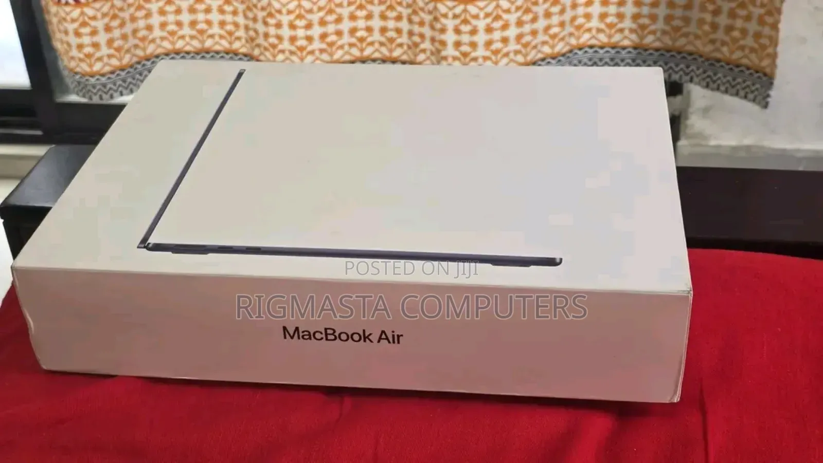 New Laptop Apple MacBook Air 2025 M4 16GB Apple M4 SSD 256GB