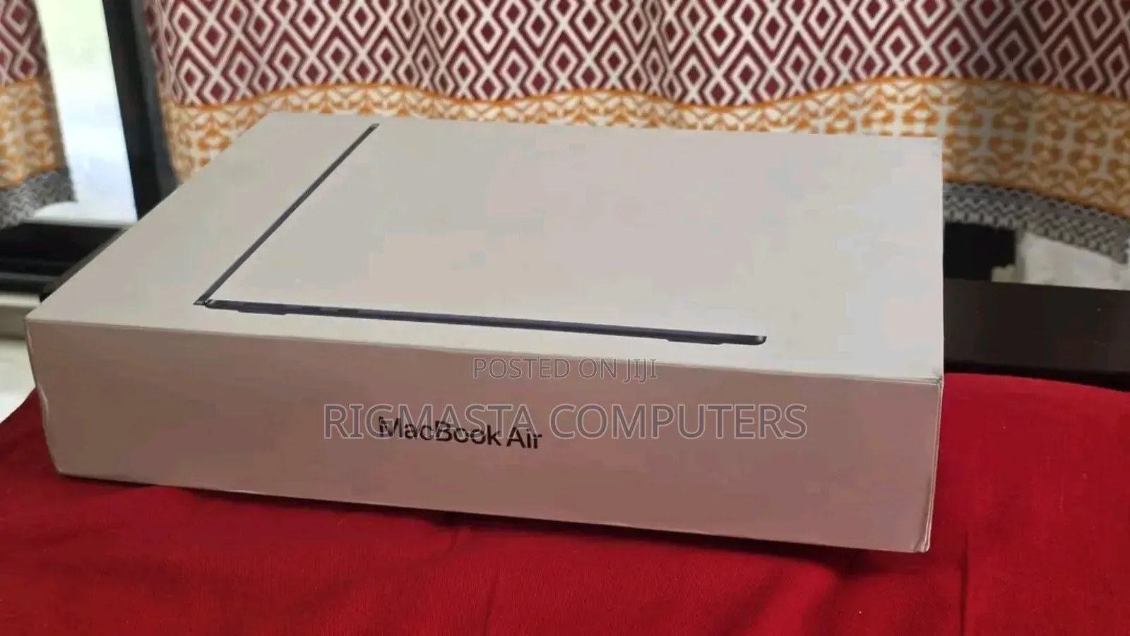 New Laptop Apple MacBook Air 2025 M4 16GB Apple M4 SSD 256GB