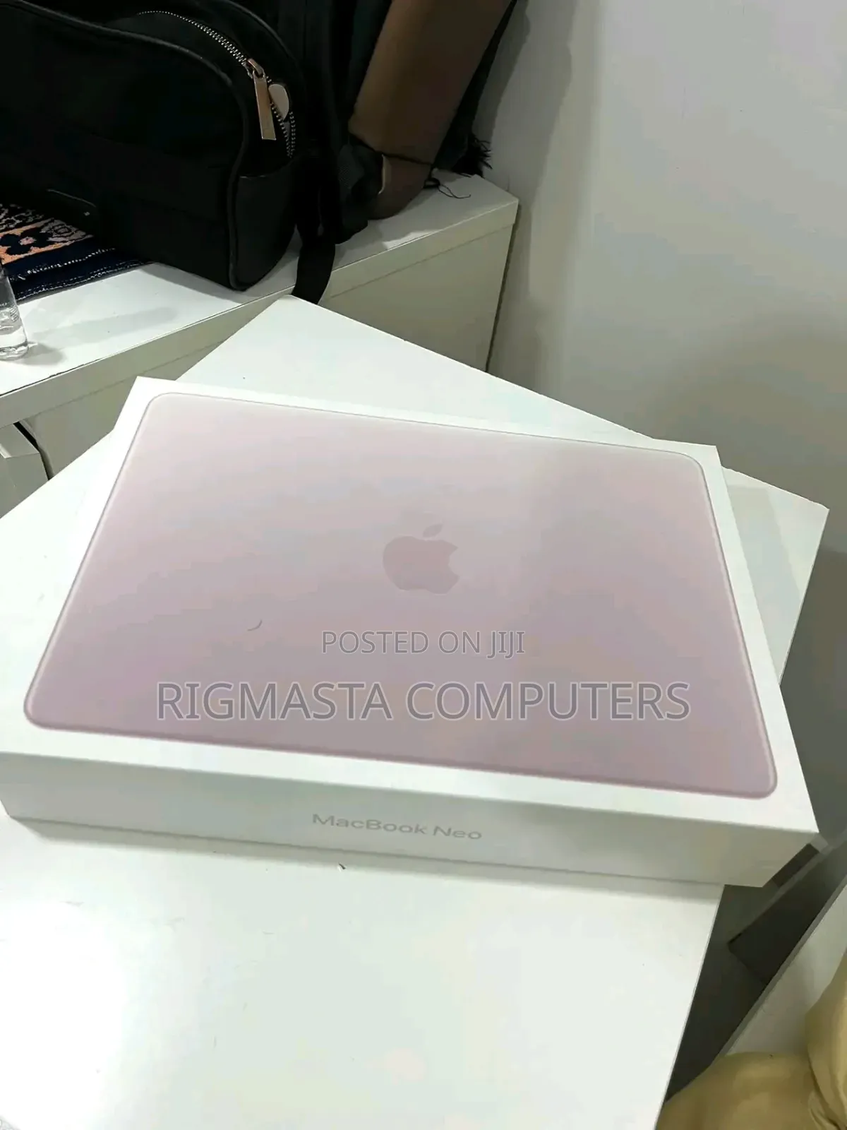 New Laptop Apple MacBook Neo 2026 8GB Apple M4 SSD 256GB
