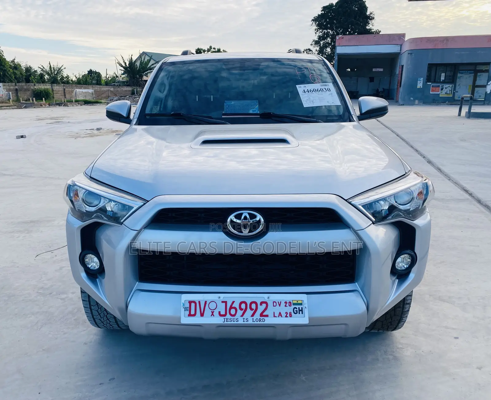Toyota 4-Runner SR5 4x4 2019 Silver
