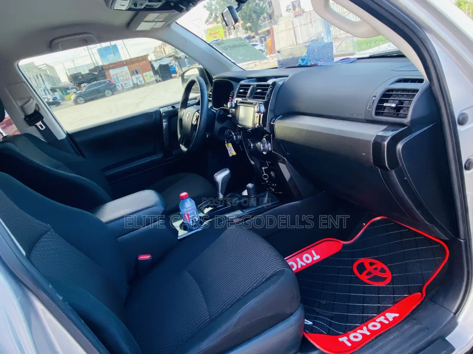 Toyota 4-Runner SR5 4x4 2019 Silver