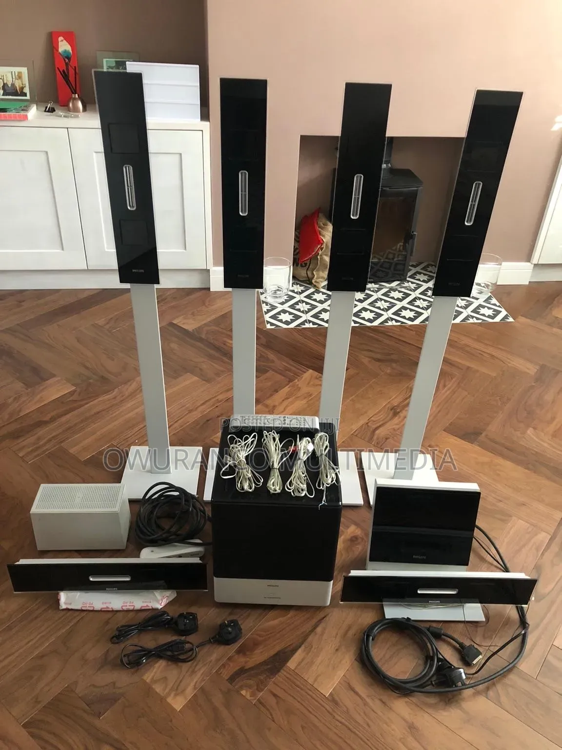 Philips Cineos HTS9800W High-End 4 Floor Standing Pillars - 800W