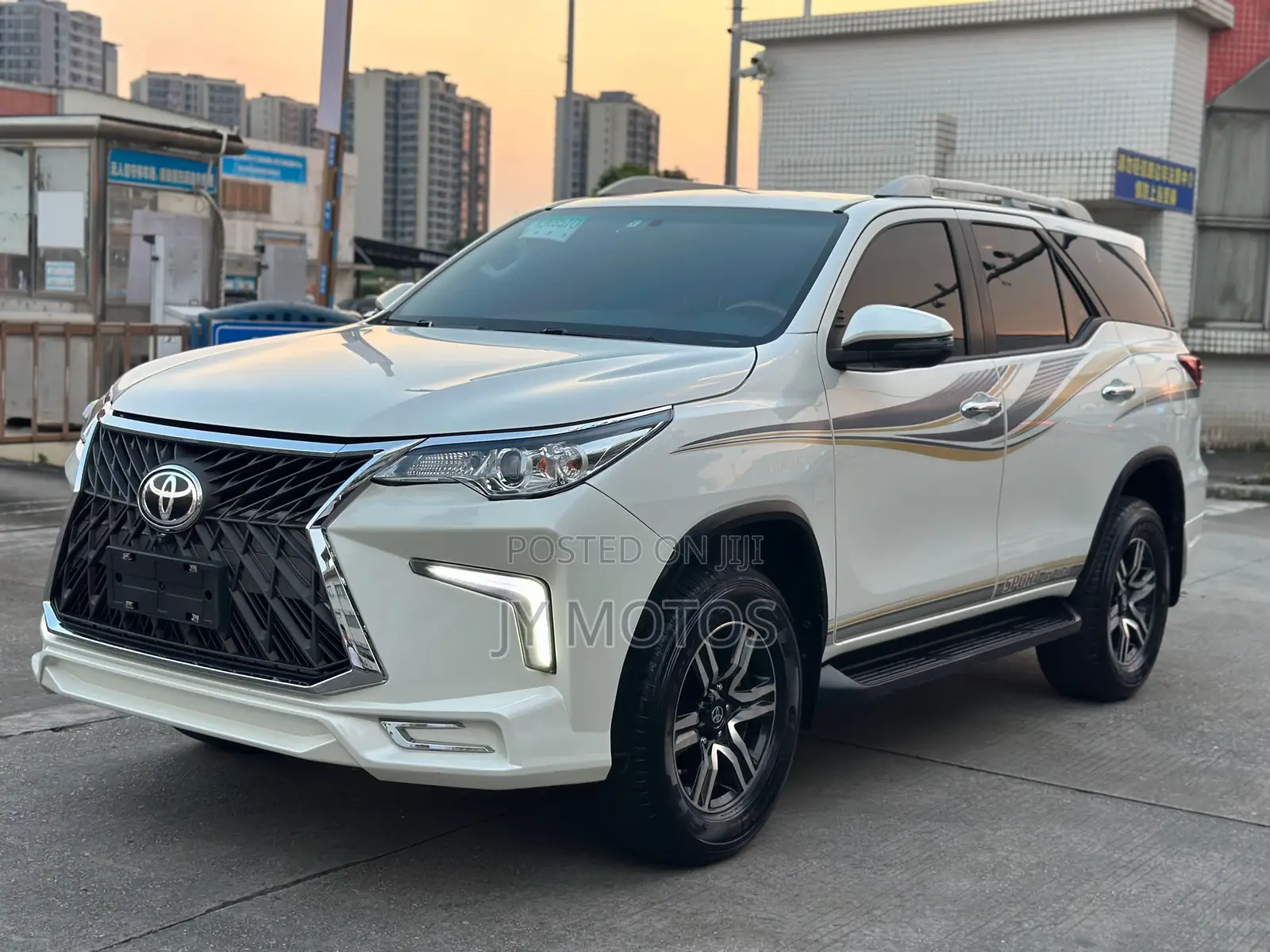 Toyota Fortuner 2.7 AWD 2018 White
