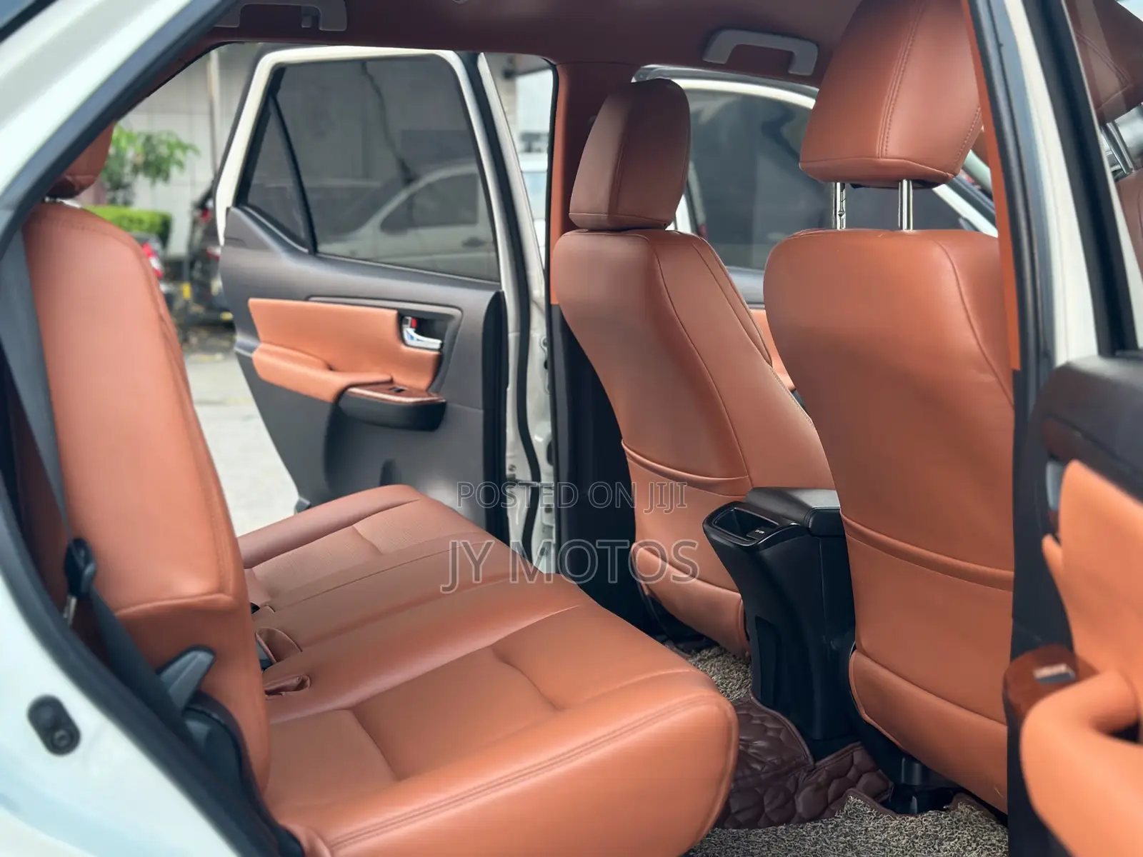 Toyota Fortuner 2.7 AWD 2018 White