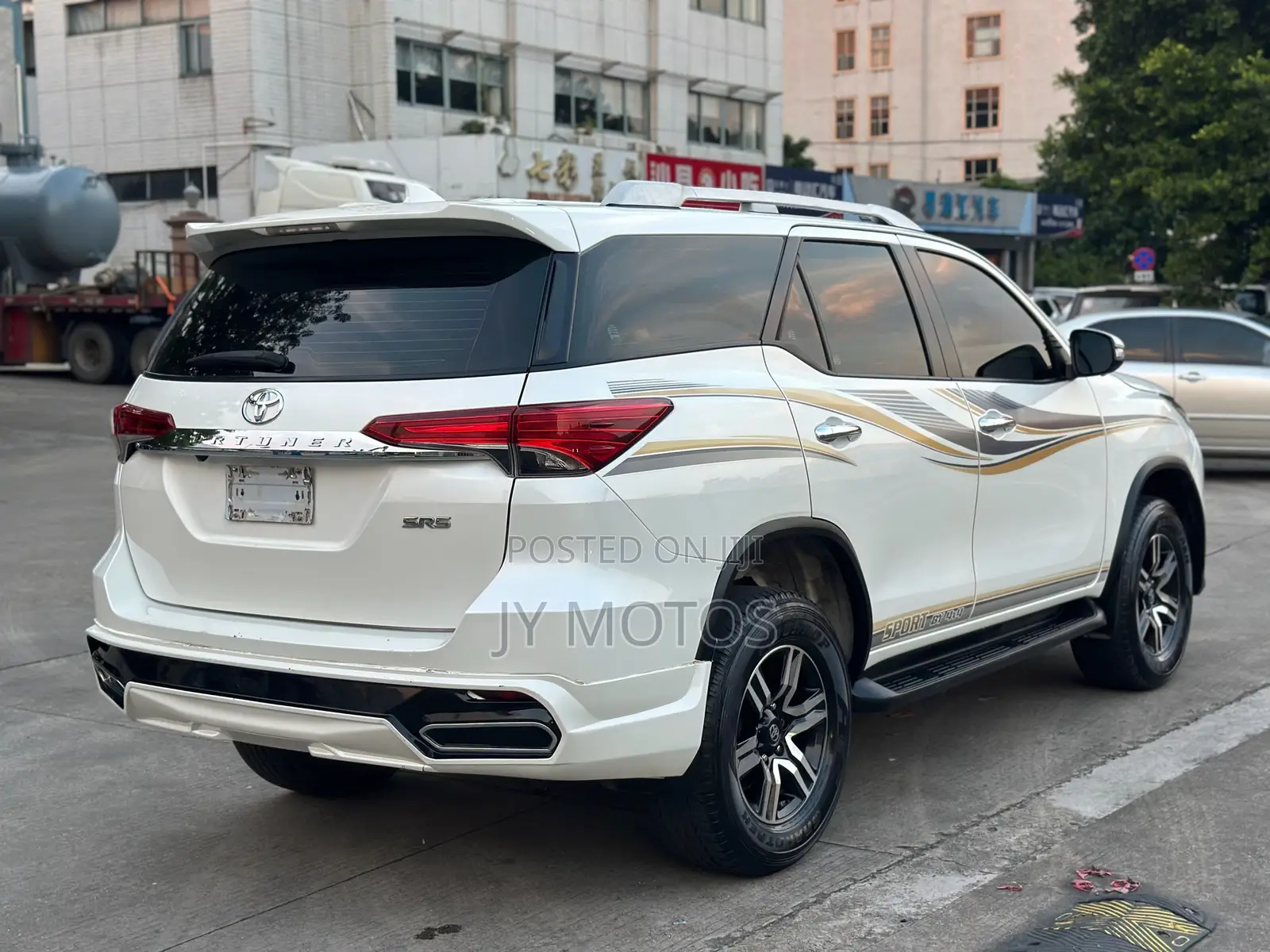 Toyota Fortuner 2.7 AWD 2018 White