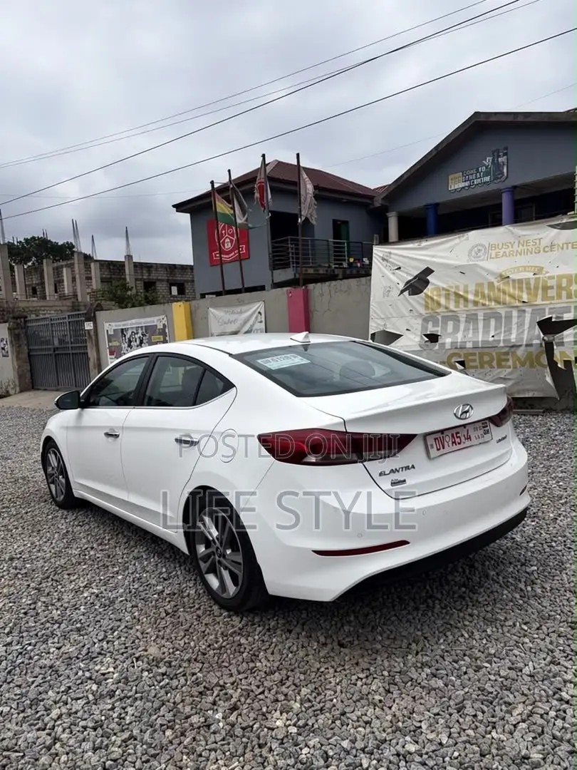 Hyundai Elantra Limited 2018 White
