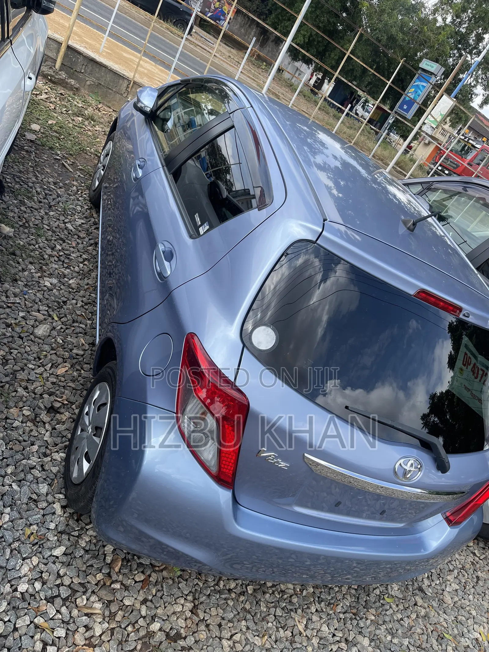 Toyota Vitz 1.3 FWD 5dr 2013 Blue