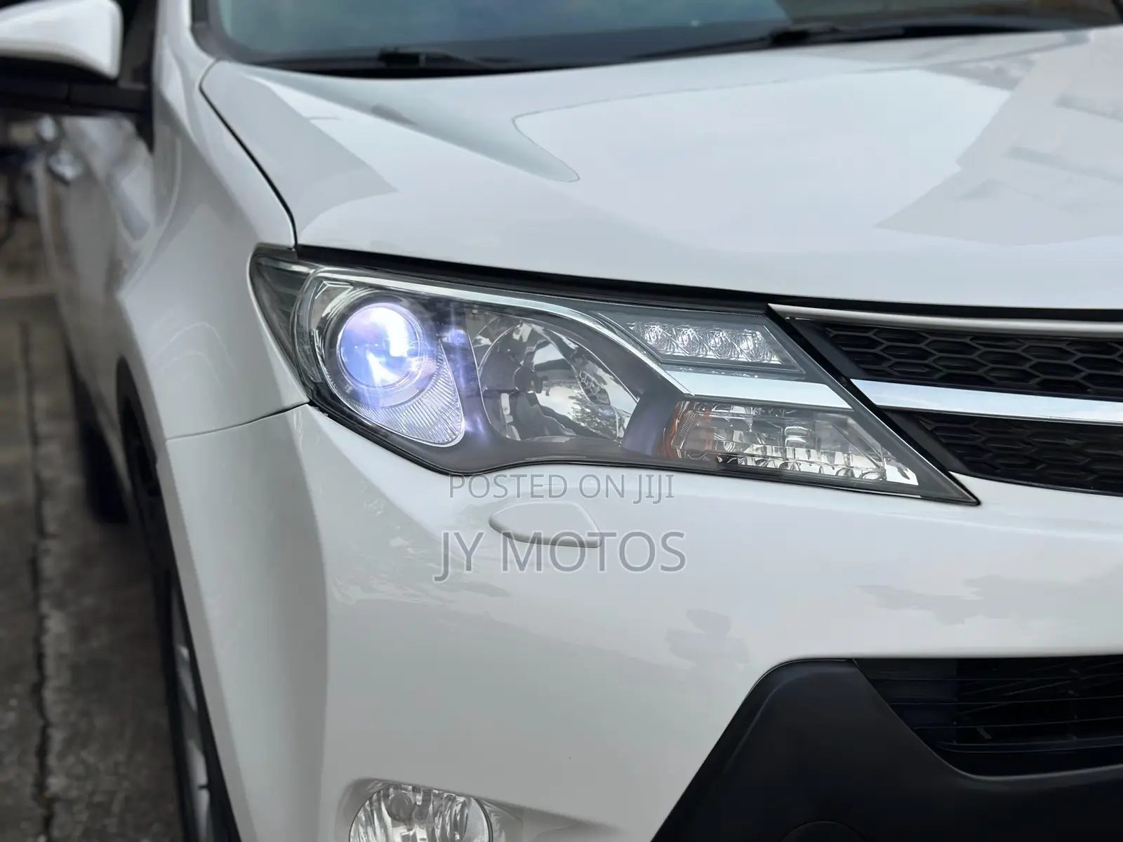 Toyota RAV4 LE 4dr SUV AWD (2.5L 4cyl 6A) 2014 White