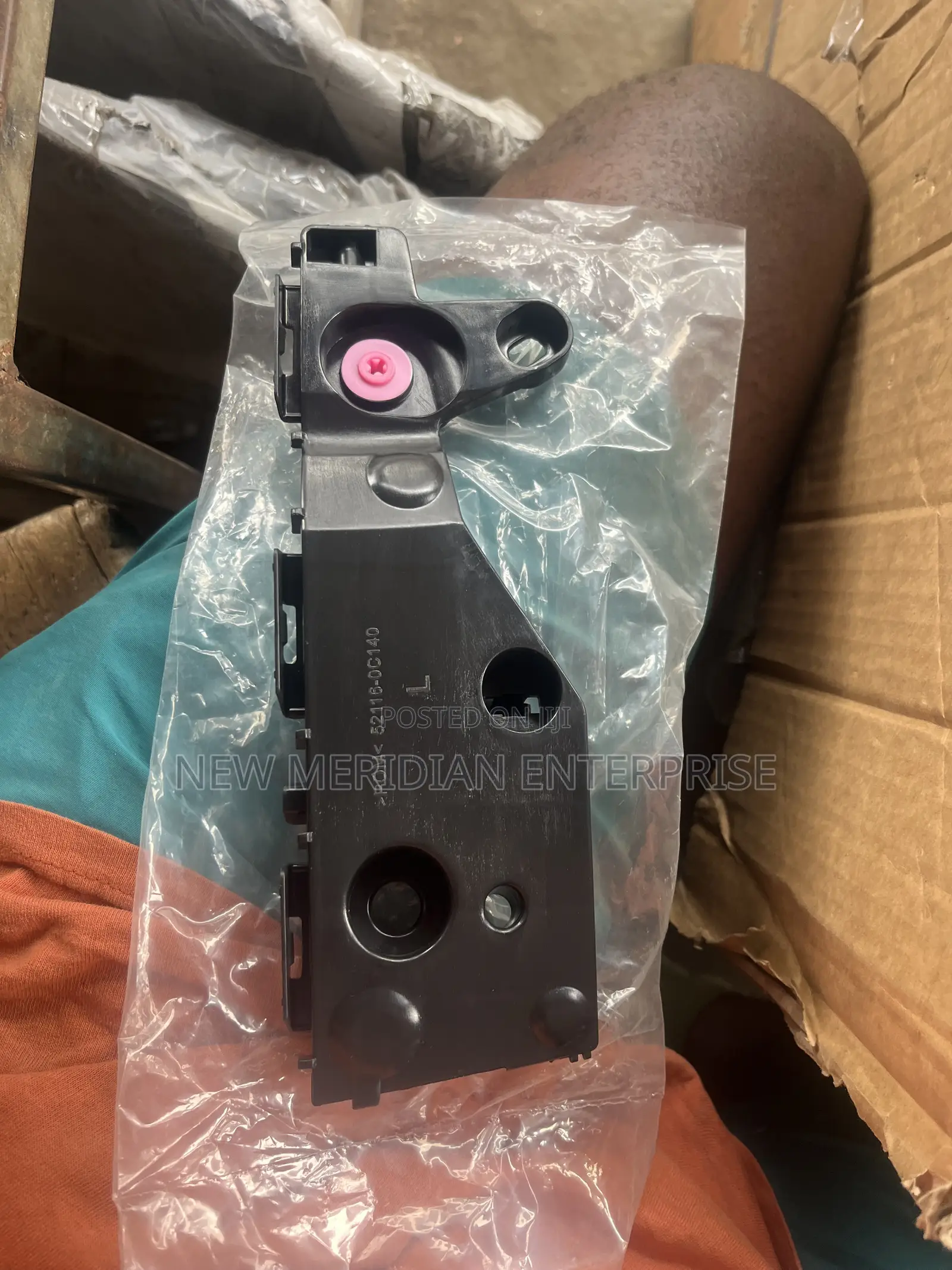 Tundra 2023,2024 and 2025 Fender Locker/Bracket Pair Available