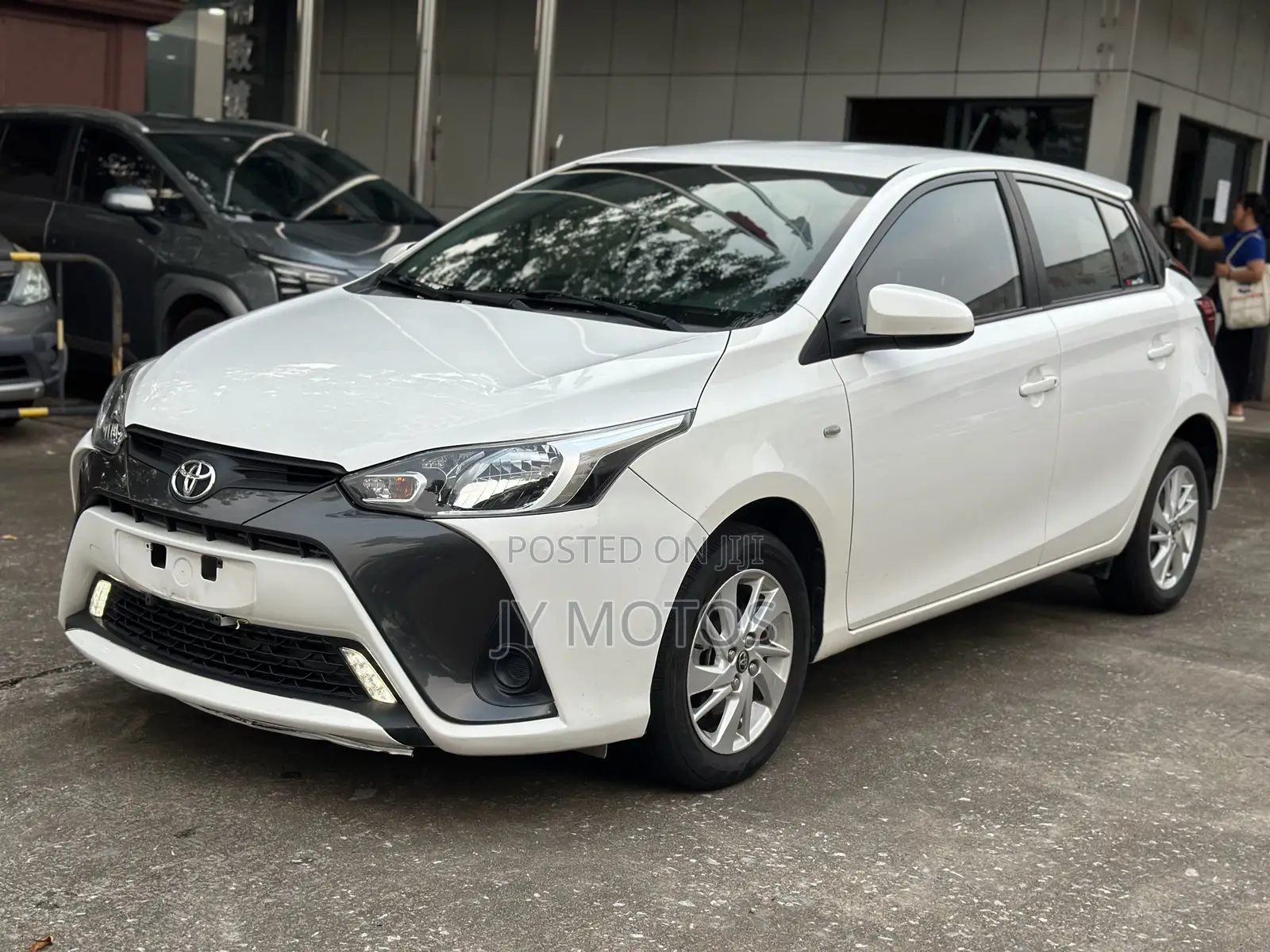 Toyota Yaris L Sedan 4dr 2019 White