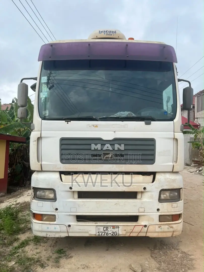 Man Diesel Container Truck