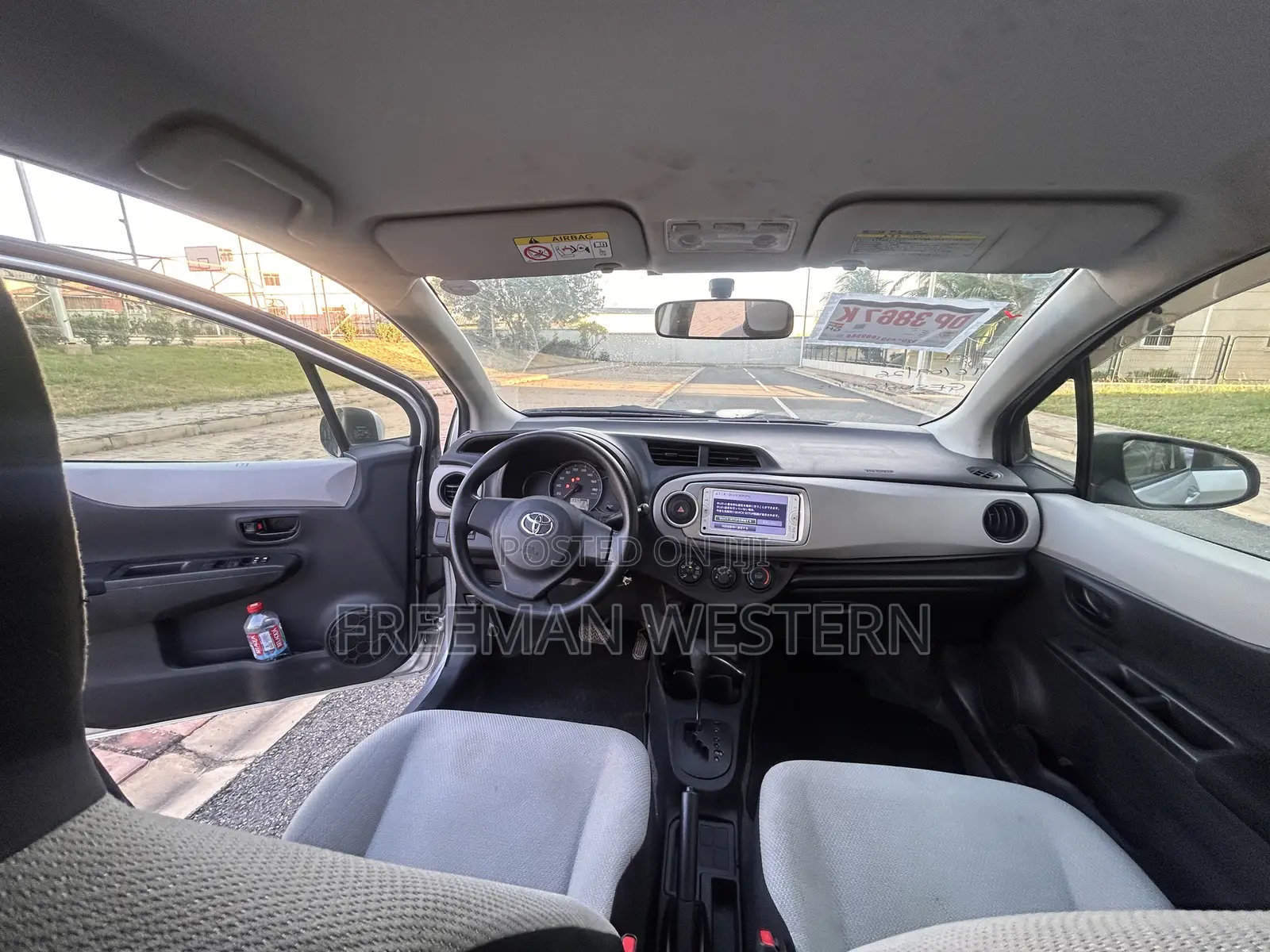 Toyota Vitz 2013 Silver