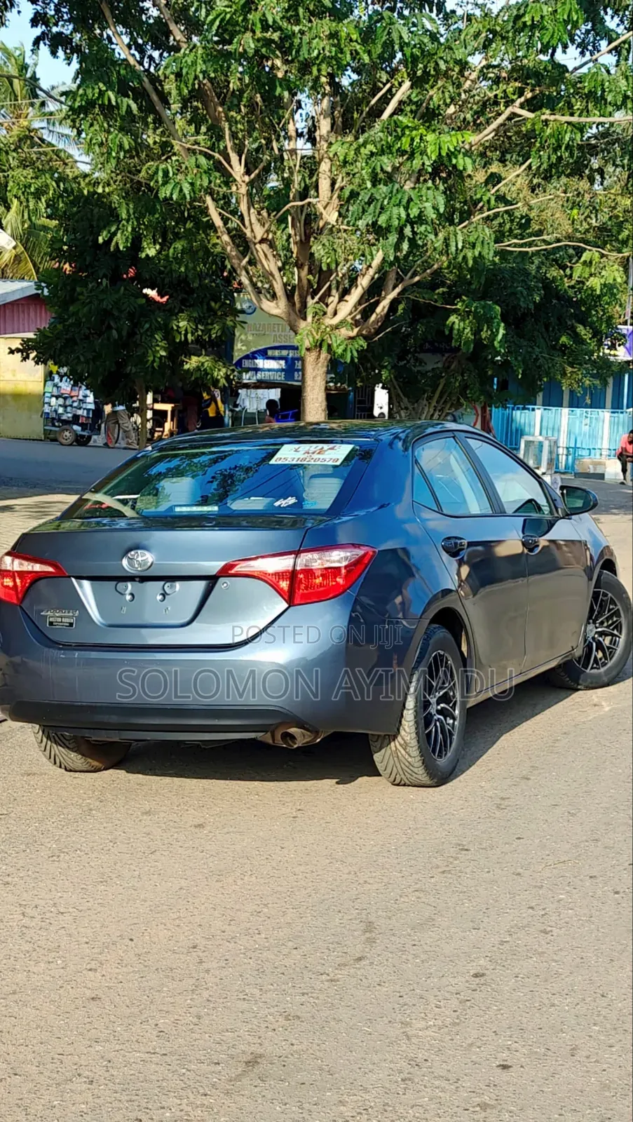 Toyota Corolla LE (1.8L 4cyl 2A) 2018 Blue