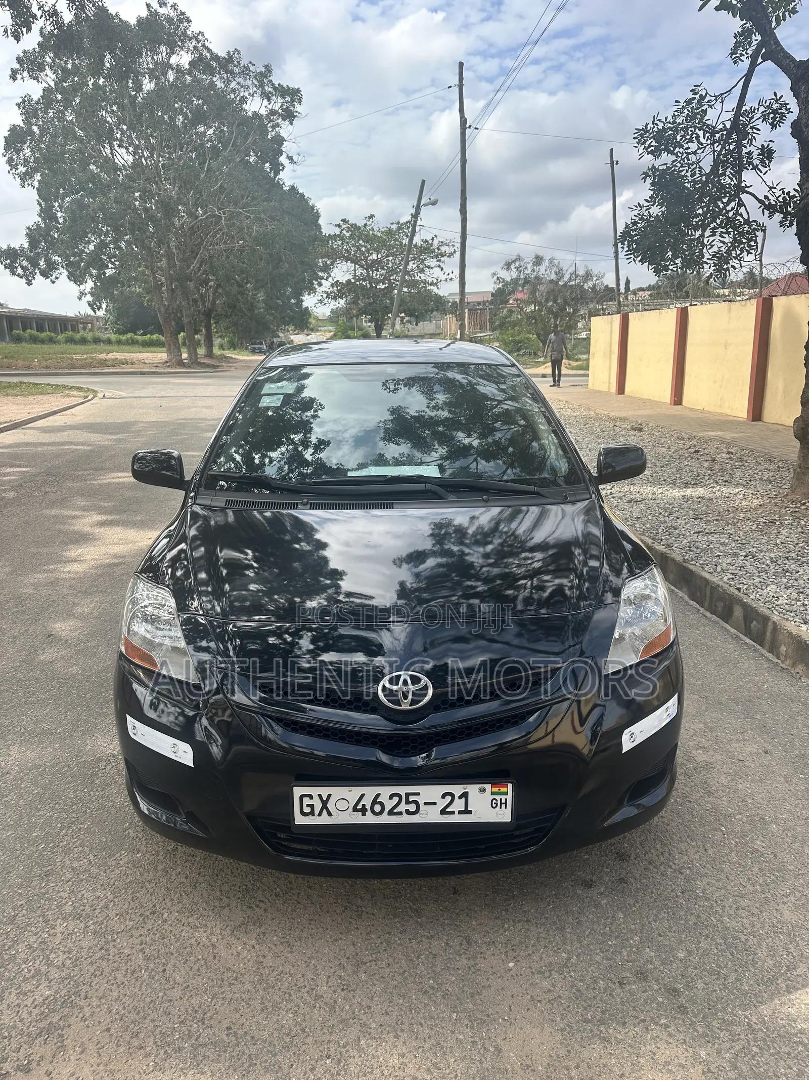 Toyota Yaris Base Sedan 4dr 2010 Black
