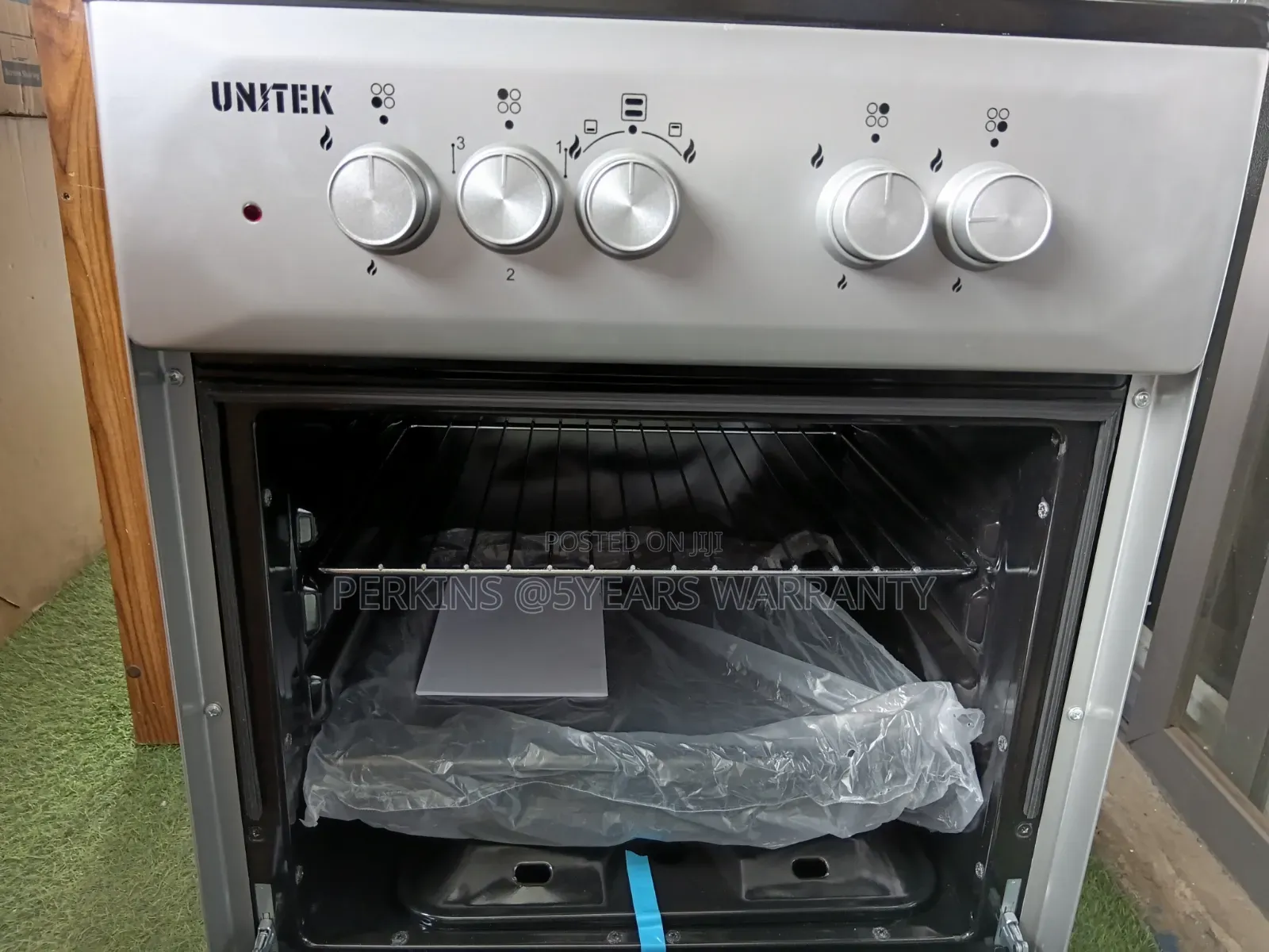 Quality Metallic Gas Oven Burner With Top Glass Lid.