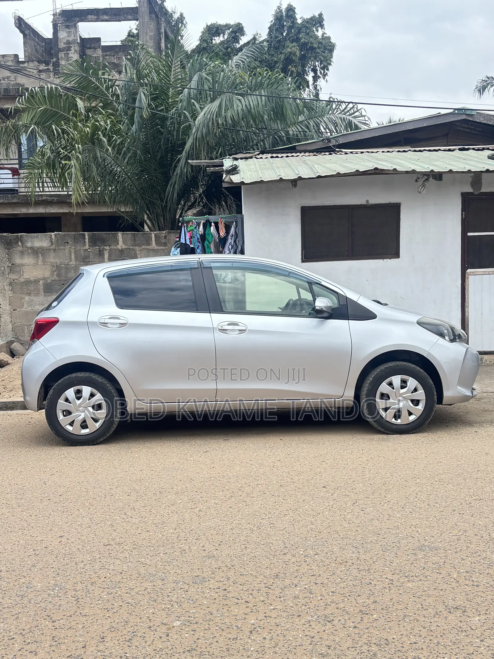 Toyota Vitz 1.3 AWD 5dr 2015 Silver