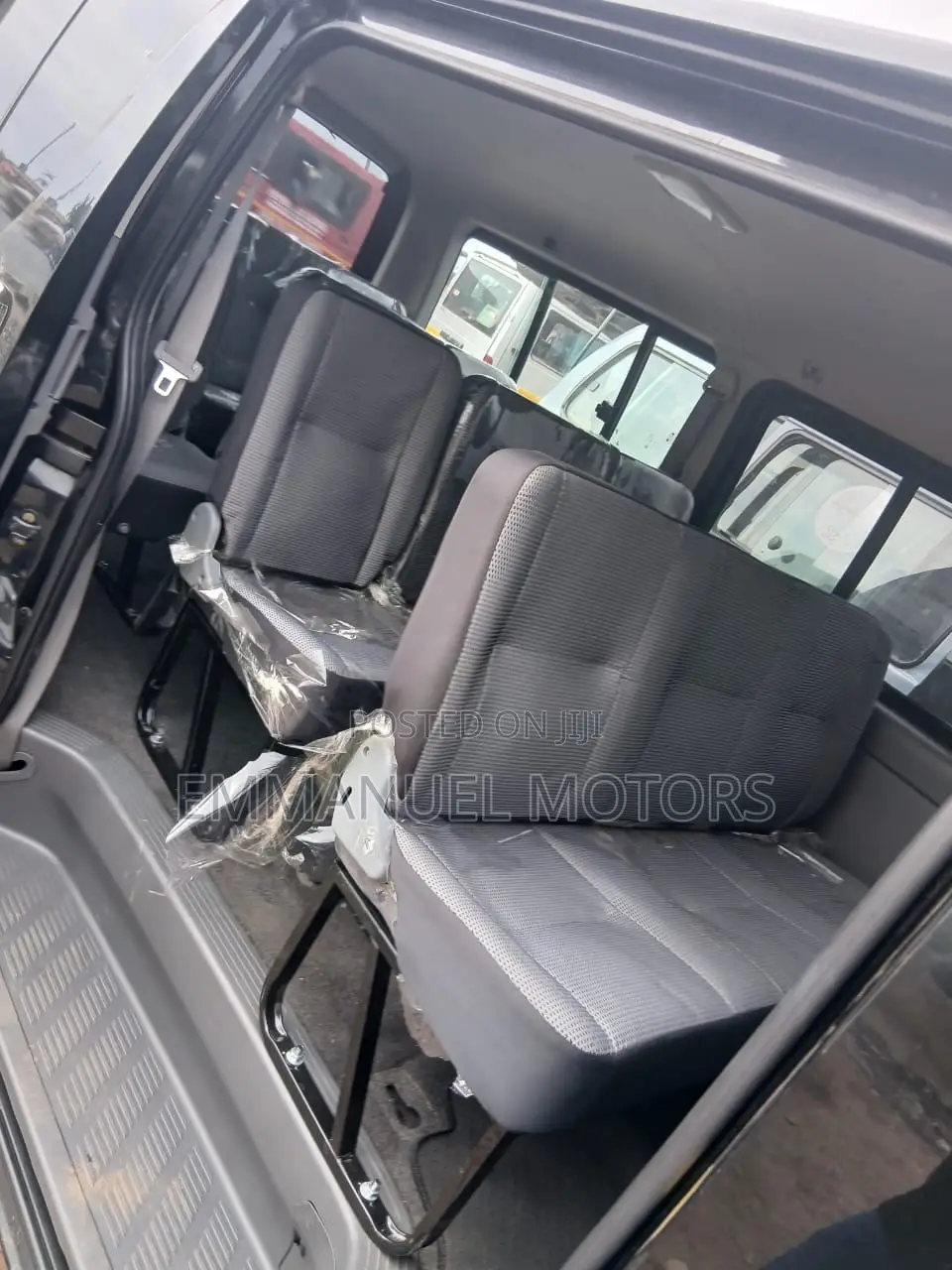 Toyota HiAce 2010 Black