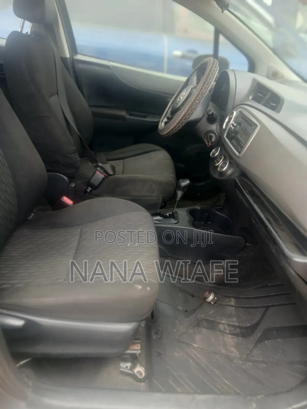 Toyota Yaris 2012 Gray
