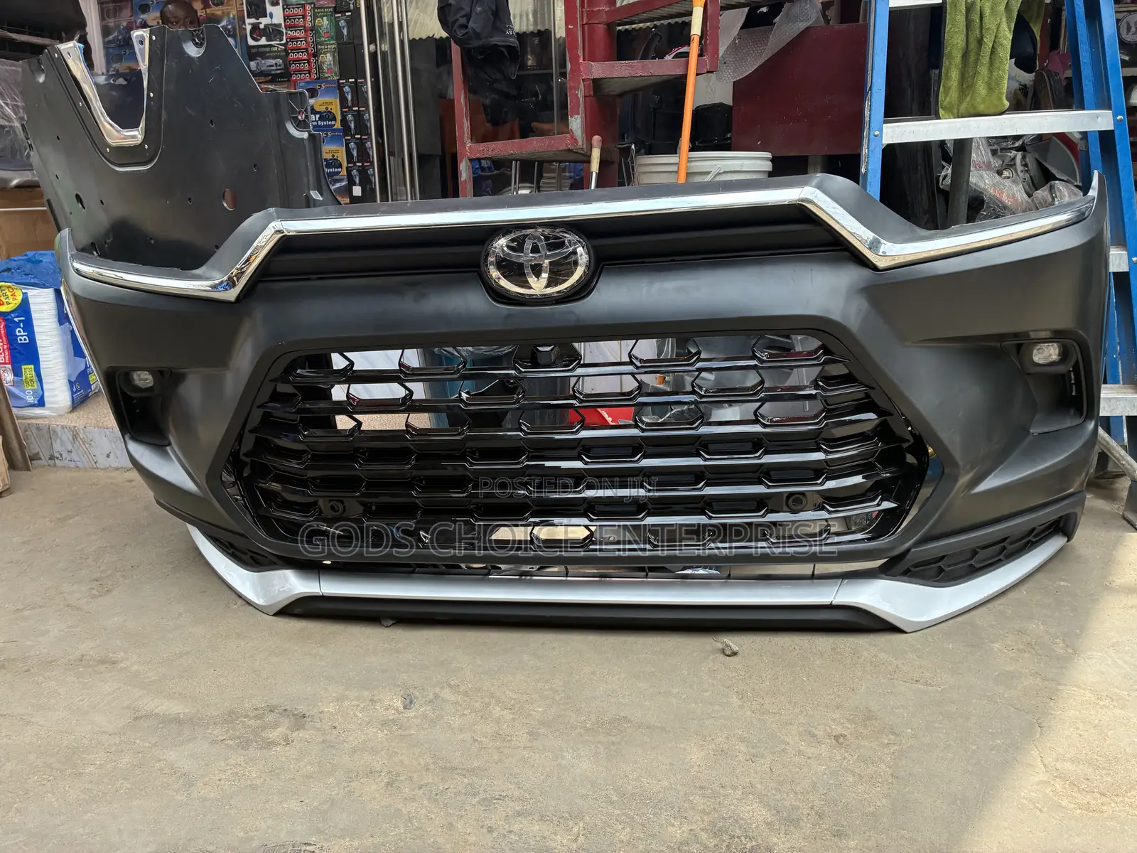 Front Bumper Highlander 2023-2024-2025 Grand