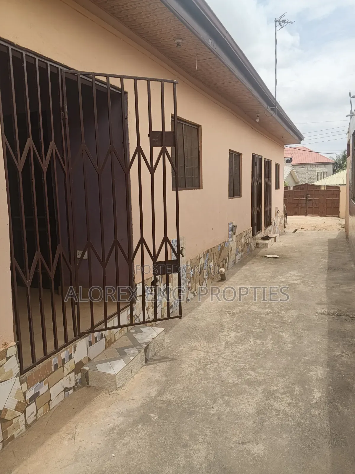 1bdrm Apartment in Chamber Self, Frafraha for rent