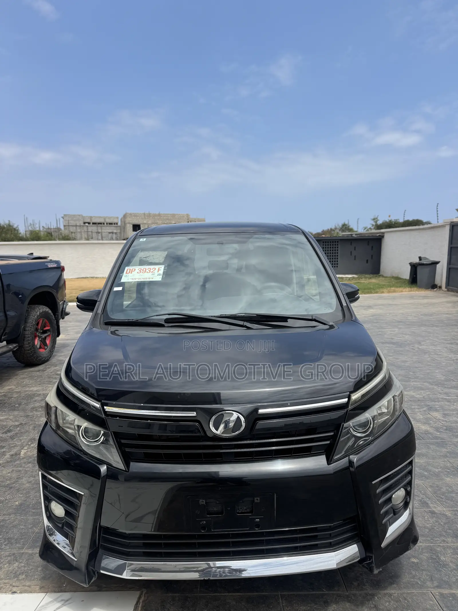Toyota Voxy ZS 4WD 8-Seater 2014 Black