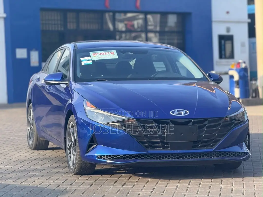 Hyundai Elantra 2024 Blue