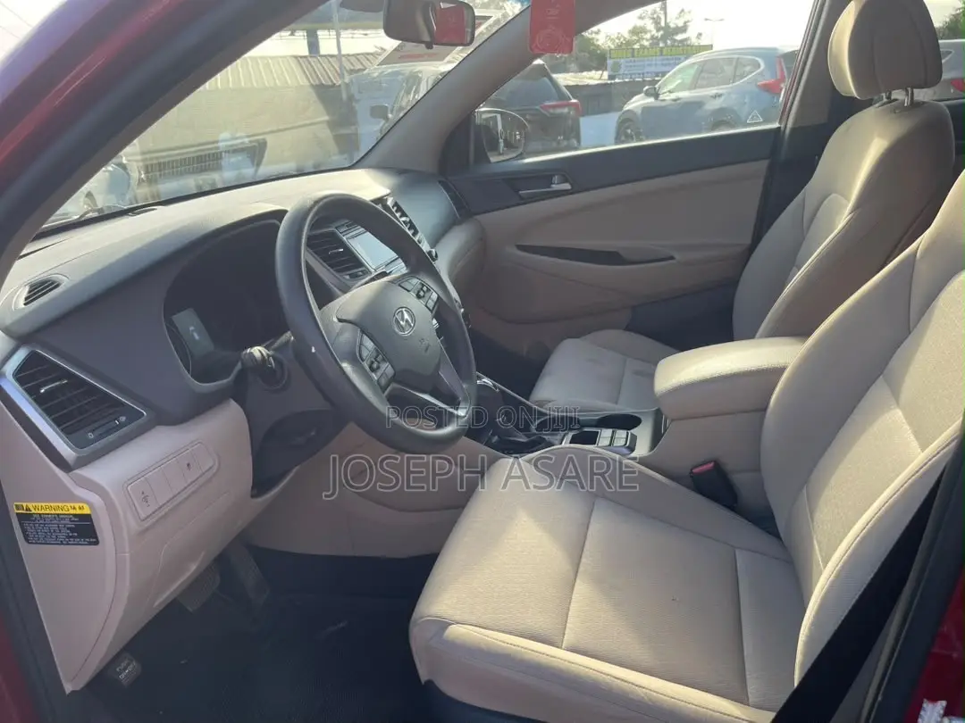 Hyundai Tucson 2017 Red