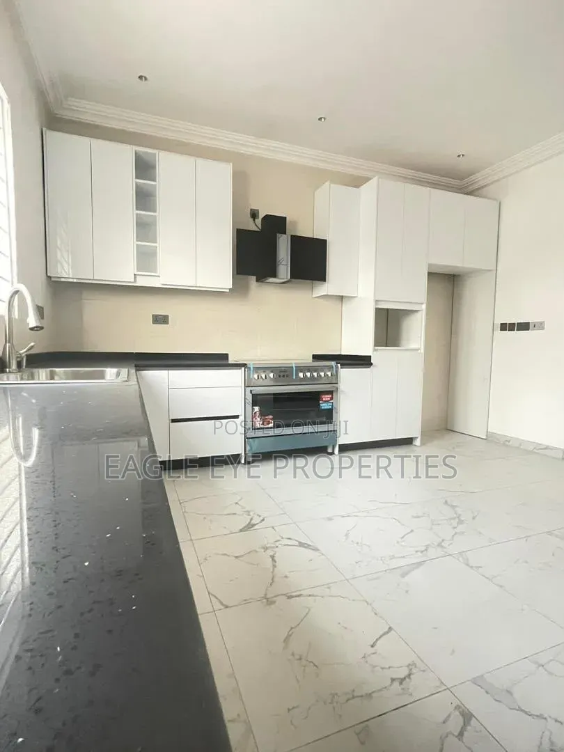 4bdrm House in Adenta Aviation, Ga East Municipal for sale