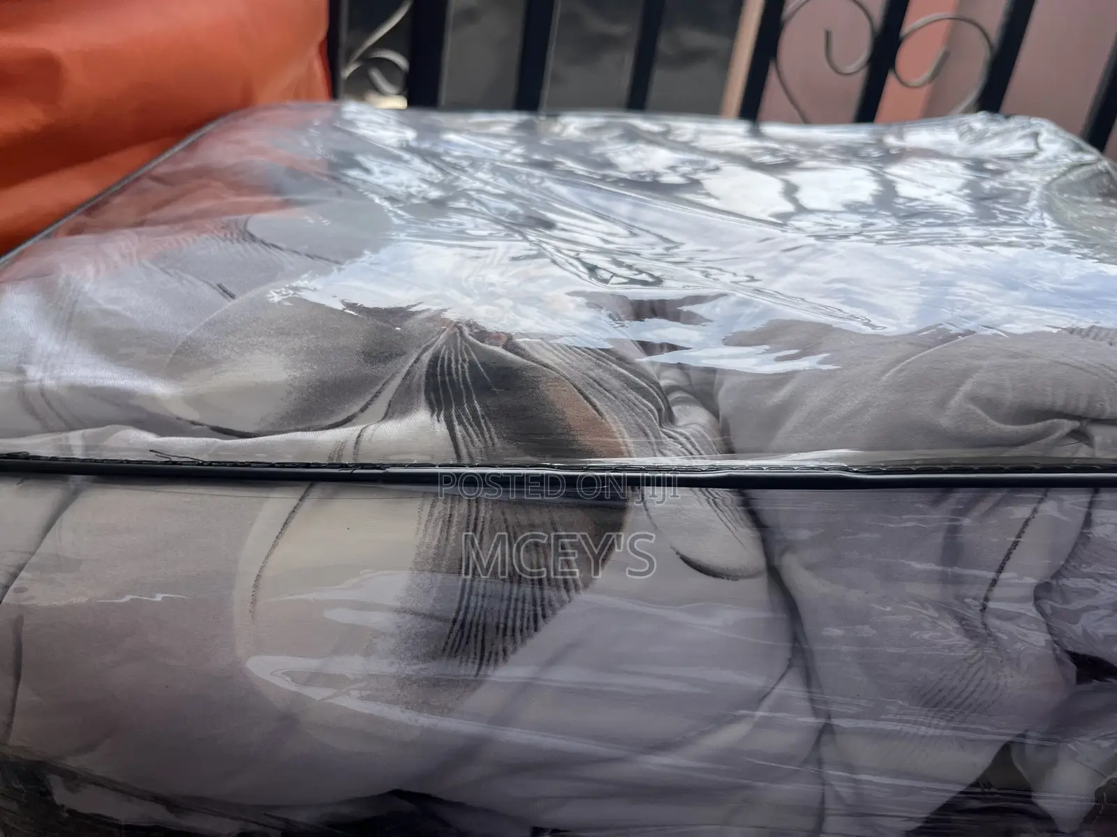 Beautifully Designed Super King Size Duvet Set