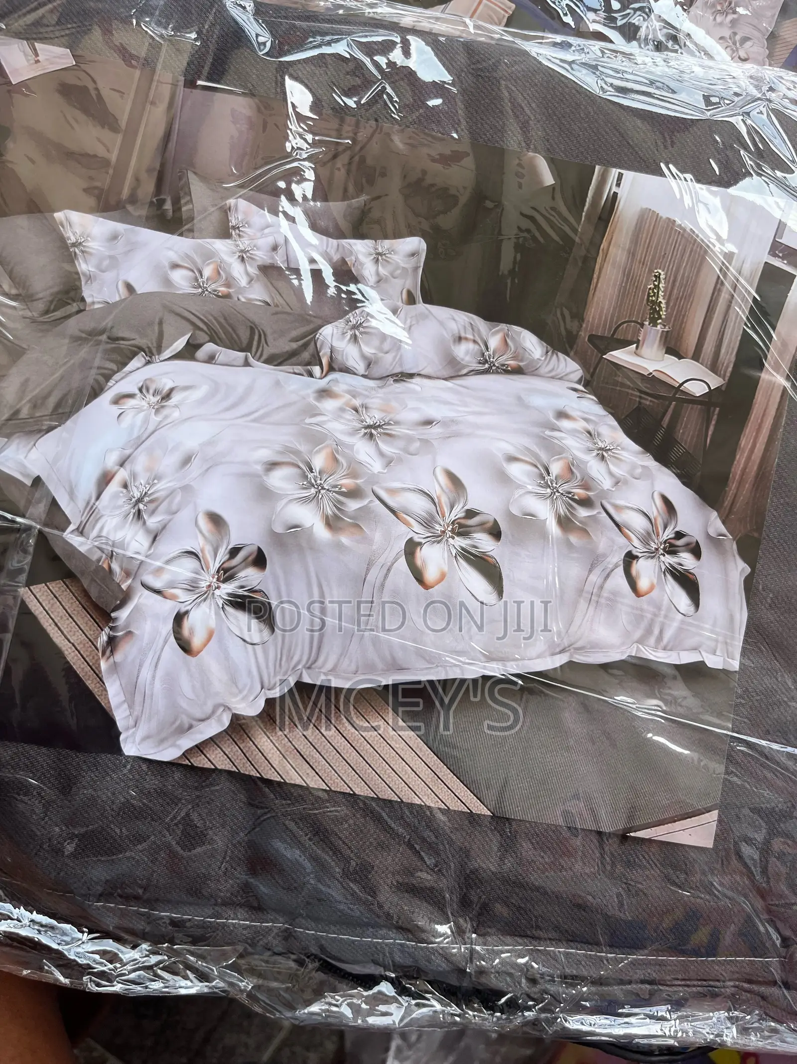 Beautifully Designed Super King Size Duvet Set