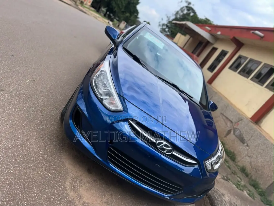 Hyundai Accent SE Hatchback 2016 Black