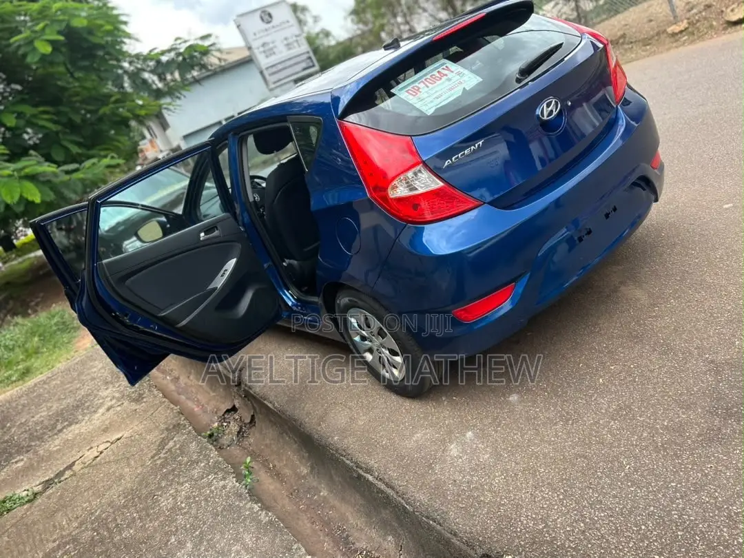 Hyundai Accent SE Hatchback 2016 Black